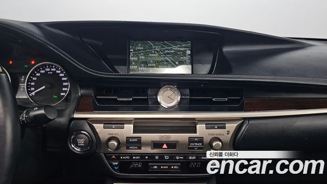 Lexus ES 2013 — photo 14