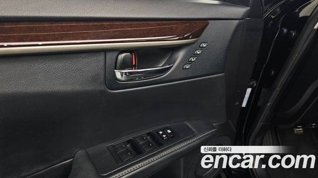 Lexus ES 2013 — photo 18