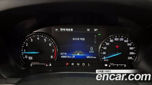Ford Explorer 2022 — photo 8