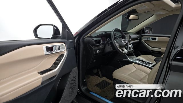 Ford Explorer 2022 — photo 11