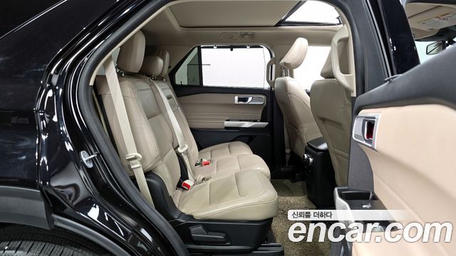 Ford Explorer 2022 — photo 12