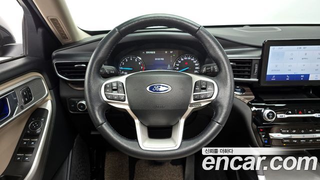 Ford Explorer 2022 — photo 13