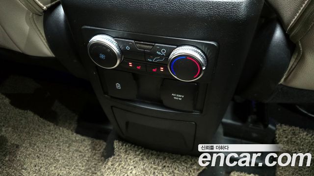 Ford Explorer 2022 — photo 19