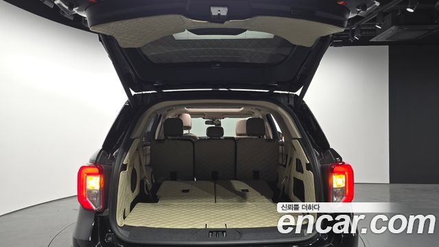 Ford Explorer 2022 — photo 20