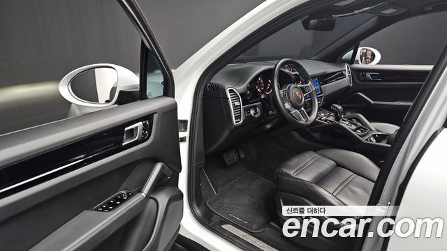 Porsche Cayenne 2019 — photo 11
