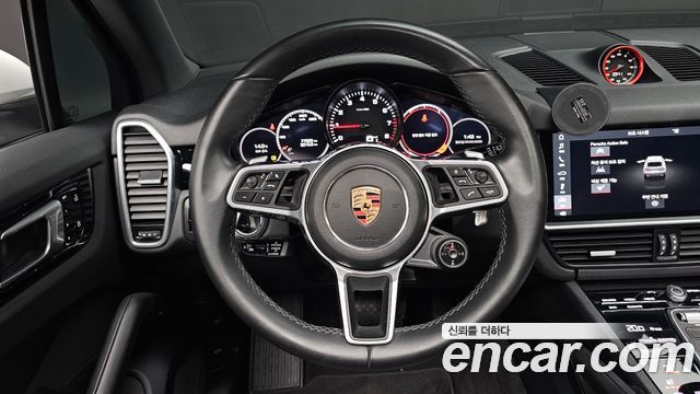Porsche Cayenne 2019 — photo 13