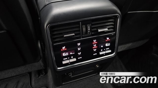 Porsche Cayenne 2019 — photo 18