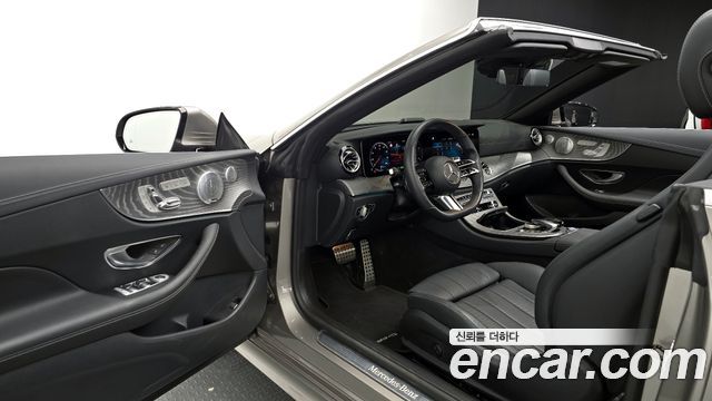 Mercedes-Benz E-Class 2021 — photo 11