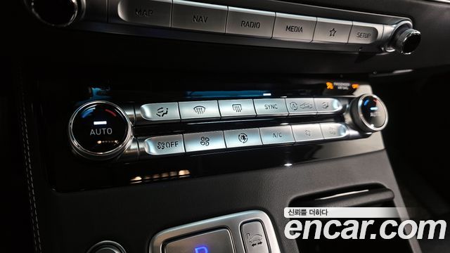 Genesis G90 2019 — photo 17