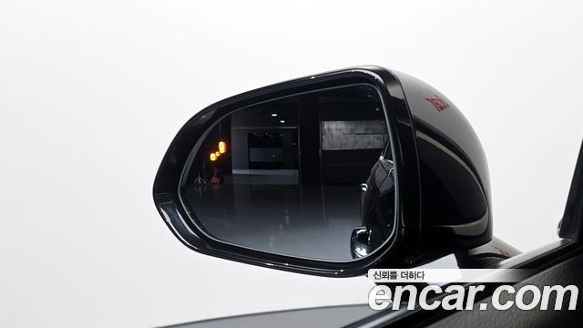 Genesis G90 2019 — photo 19