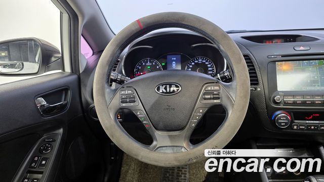 Kia K3 2015 — photo 13