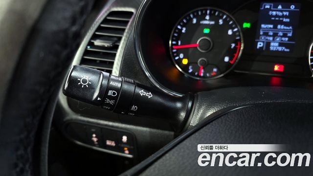 Kia K3 2015 — photo 16