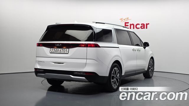 Kia Canival 2022 — photo 2