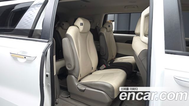 Kia Canival 2022 — photo 12