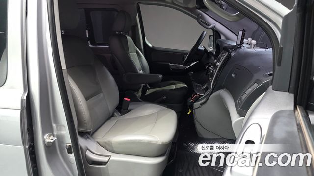 Hyundai Starex 2015 — photo 10