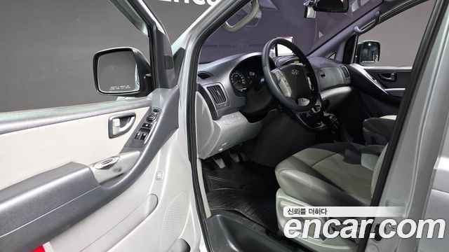 Hyundai Starex 2015 — photo 11