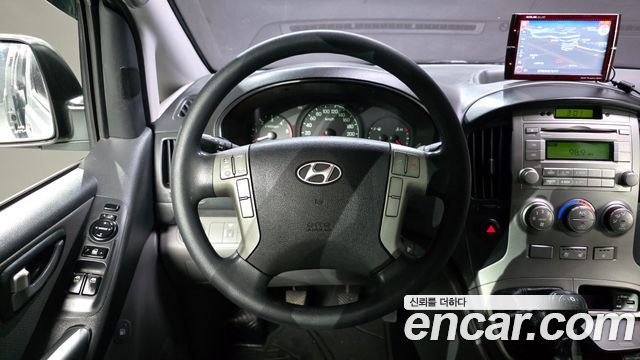Hyundai Starex 2015 — photo 13