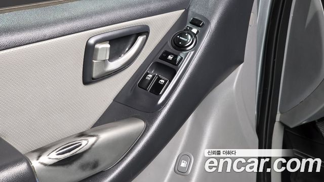Hyundai Starex 2015 — photo 17