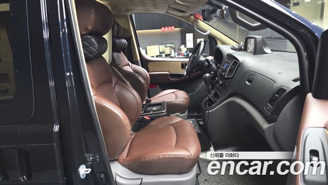 Hyundai Starex 2021 — photo 11