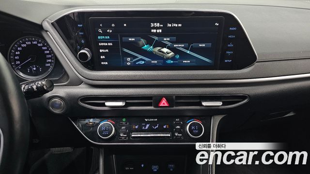 Hyundai Sonata 2022 — photo 19