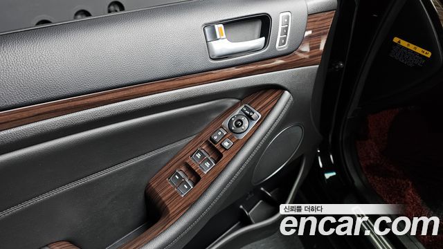 Kia K7 2016 — photo 13