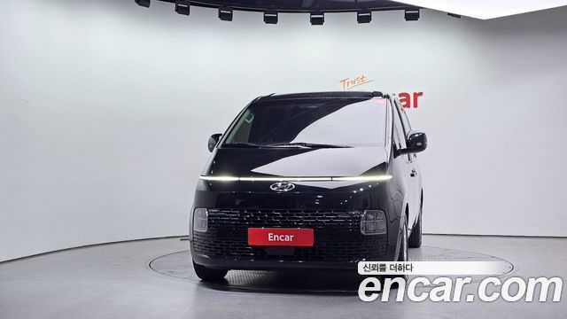 Hyundai Staria 2023 — photo 3