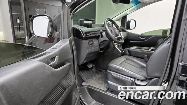 Hyundai Staria 2023 — photo 11
