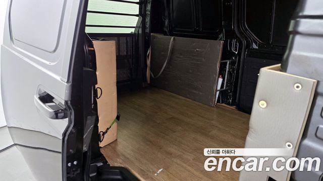 Hyundai Staria 2023 — photo 13