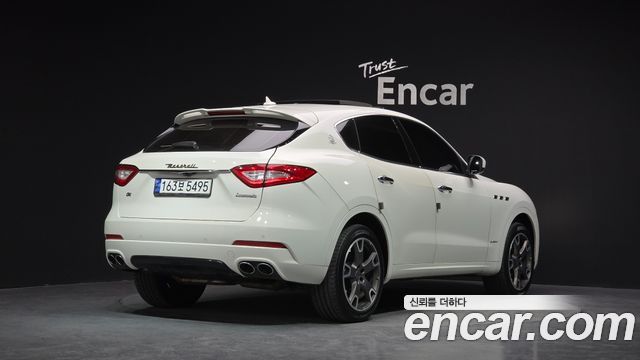 Maserati Levante 2018 — photo 2