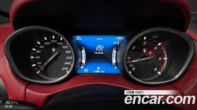 Maserati Levante 2018 — photo 8