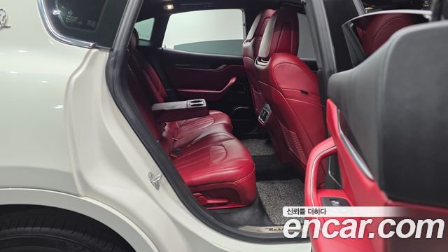 Maserati Levante 2018 — photo 12