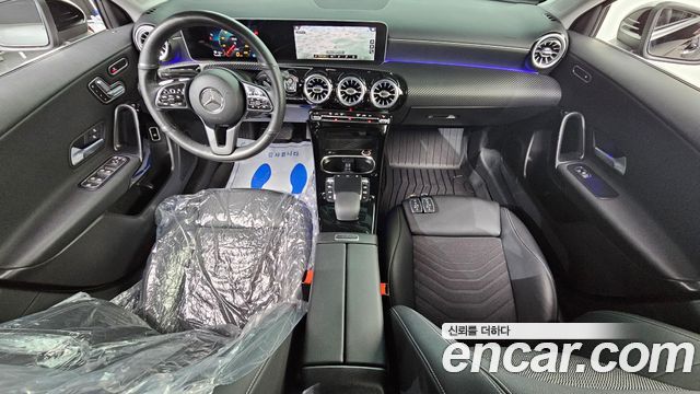 Mercedes-Benz A-Class 2020 — photo 7