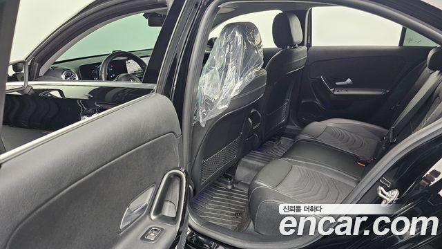 Mercedes-Benz A-Class 2020 — photo 11