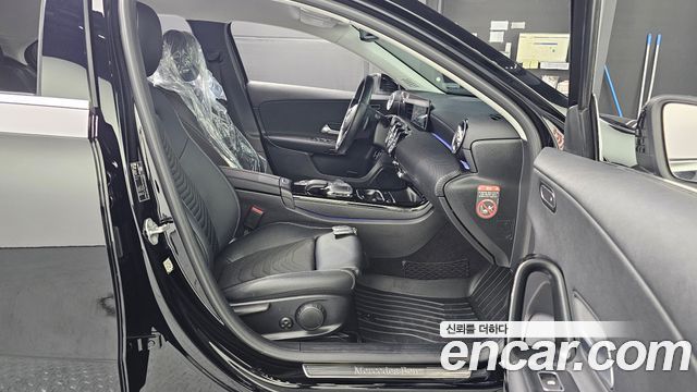 Mercedes-Benz A-Class 2020 — photo 12