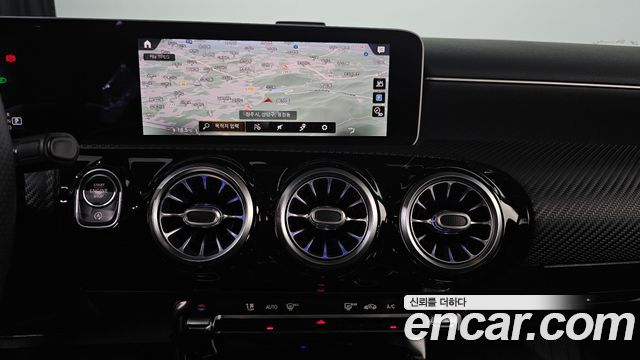 Mercedes-Benz A-Class 2020 — photo 17