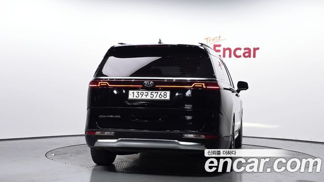 Kia Canival 2021 — photo 4