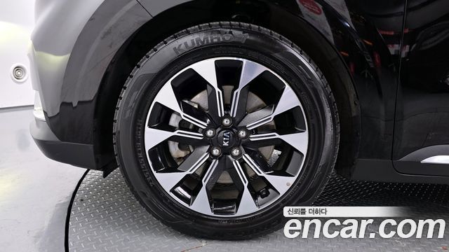 Kia Canival 2021 — photo 5