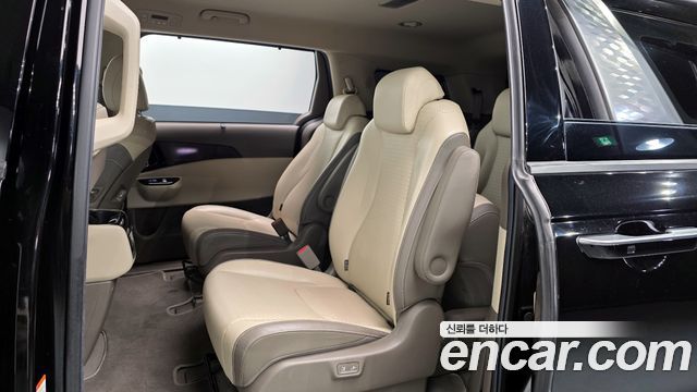 Kia Canival 2021 — photo 12
