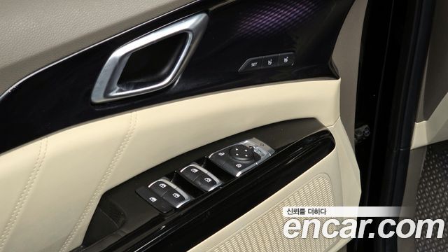Kia Canival 2021 — photo 17