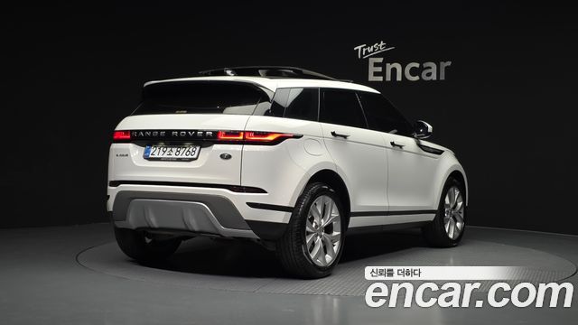 Land Rover Range Rover Evoque 2022 — photo 2