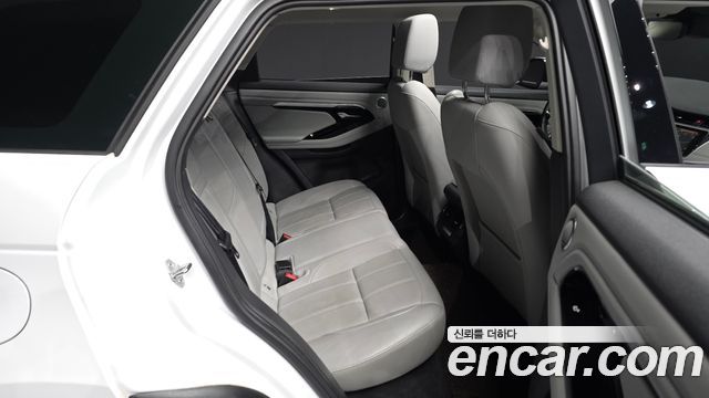 Land Rover Range Rover Evoque 2022 — photo 12