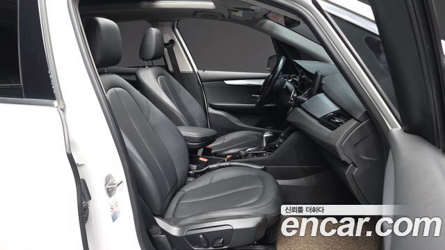BMW 2-Series 2018 — photo 11