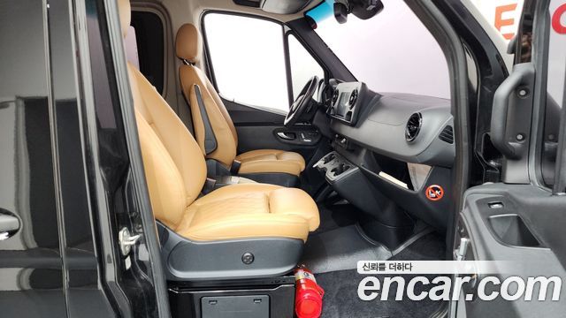 Mercedes-Benz Sprinter 2020 — photo 17