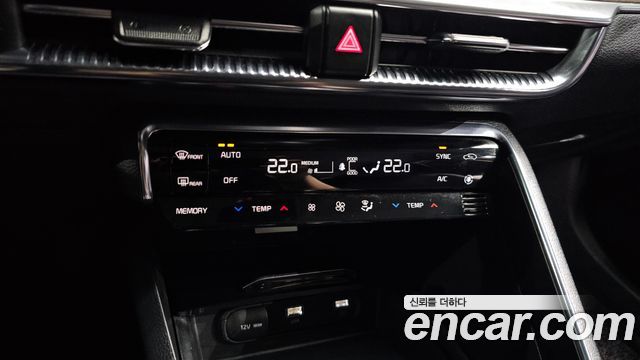 Kia K5 2022 — photo 24