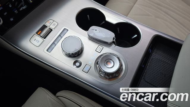 Genesis GV70 2025 — photo 12