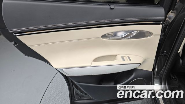Genesis GV70 2025 — photo 15