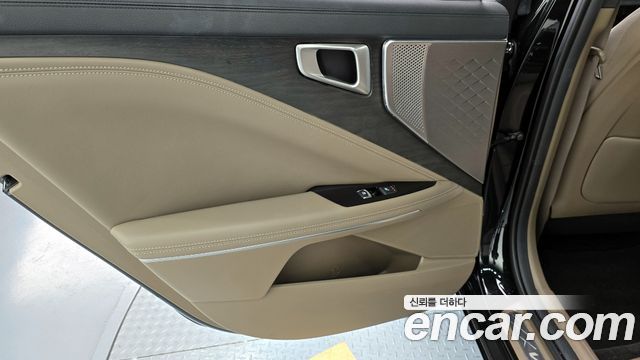 Kia K8 2022 — photo 15