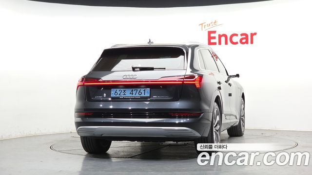 Audi e-tron 2020 — photo 4