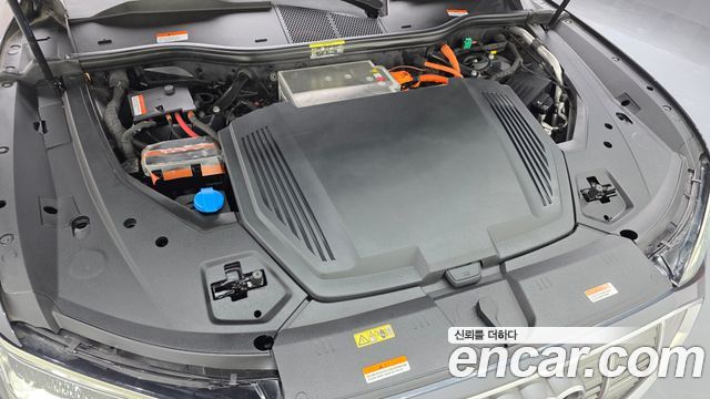 Audi e-tron 2020 — photo 6