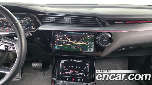 Audi e-tron 2020 — photo 14